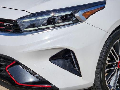 Snow White Pearl 2023 Kia Forte GT