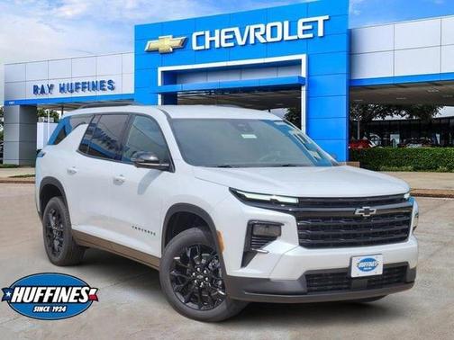 Polar White 2026 Chevrolet Traverse LT