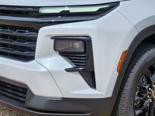 Polar White 2026 Chevrolet Traverse LT