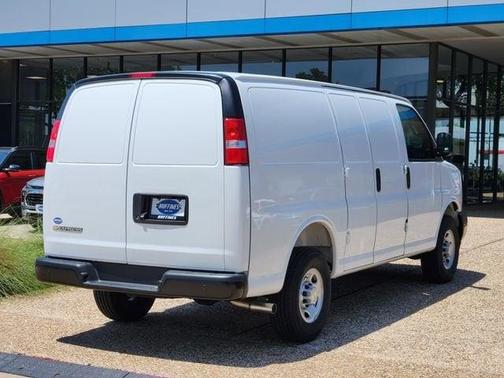 Summit White 2026 Chevrolet Express 2500 Work Van