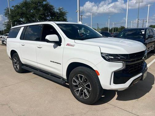 Summit White 2022 Chevrolet Suburban Z71