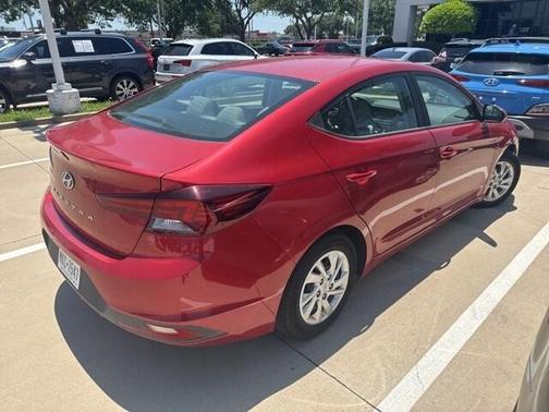 2019 Hyundai ELANTRA SE