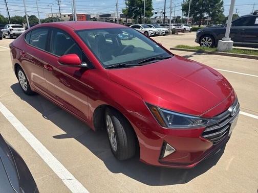 2019 Hyundai ELANTRA SE
