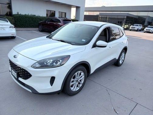 White Metallic 2020 Ford Escape SE