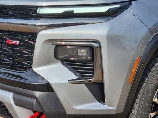 Sterling Gray Metallic 2026 Chevrolet Traverse Z71