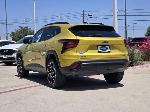 Nitro Yellow 2025 Chevrolet Trax 2RS