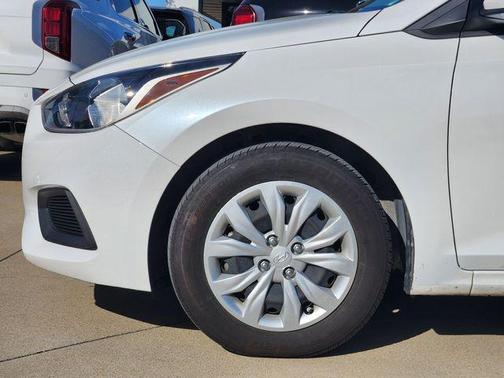 2022 Hyundai Accent SE