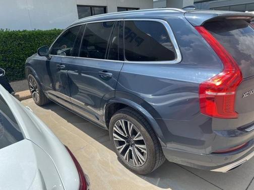 2020 Volvo XC90 T5 Momentum 7 Passenger