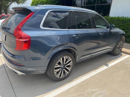 2020 Volvo XC90 T5 Momentum 7 Passenger
