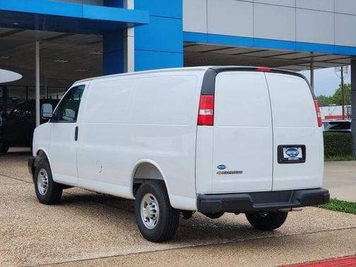 Summit White 2026 Chevrolet Express 2500 Work Van