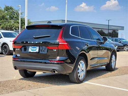 2020 Volvo XC60 T5 Momentum