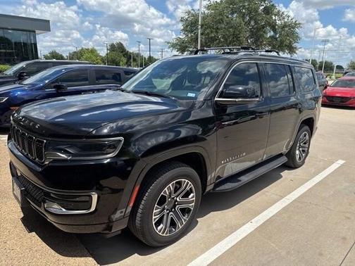 2023 Jeep Wagoneer Base