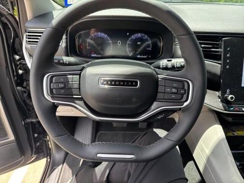 2023 Jeep Wagoneer Base