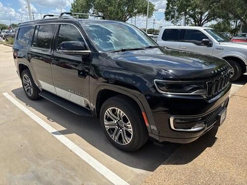 2023 Jeep Wagoneer Base
