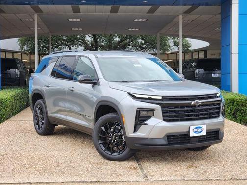 Sterling Gray Metallic 2026 Chevrolet Traverse LT