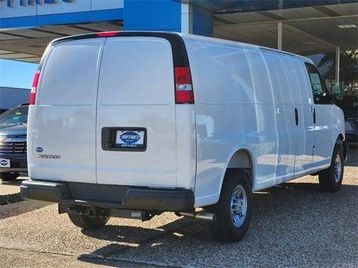 2025 Chevrolet Express 3500 Work Van
