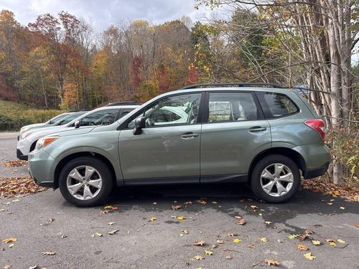 2015 Subaru Forester 2.5i