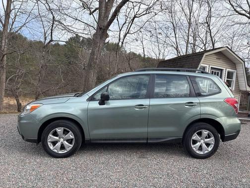 2015 Subaru Forester 2.5i