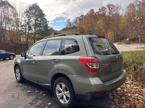 2015 Subaru Forester 2.5i