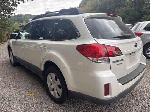 2010 Subaru Outback 2.5 i Limited