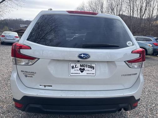 2022 Subaru Forester Base