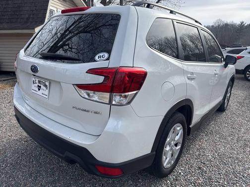 2022 Subaru Forester Base