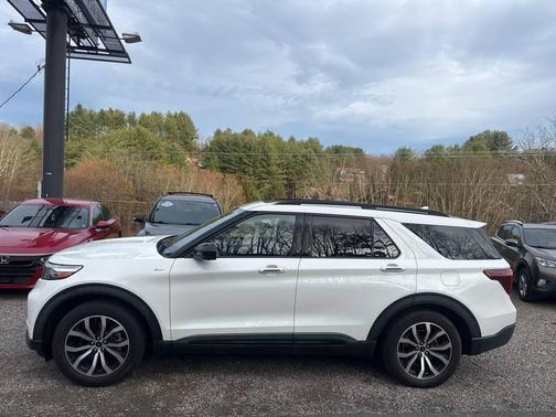 2022 Ford Explorer ST Line 4dr SUV
