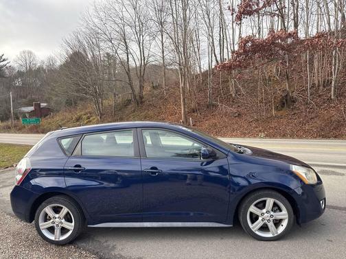 2009 Pontiac Vibe Base