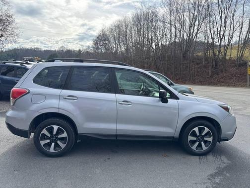 2017 Subaru Forester 2.5i