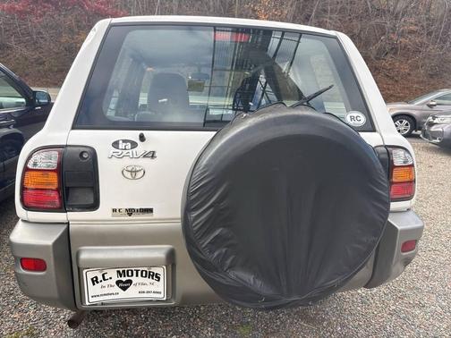 2000 Toyota RAV4 Base