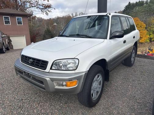 2000 Toyota RAV4 Base