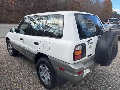 2000 Toyota RAV4 Base