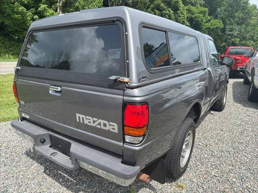 2000 Mazda B2500 B2500 SE 2dr Standard Cab SB