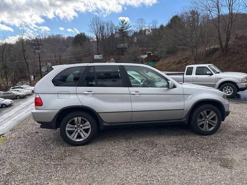 2004 BMW X5 4.4i