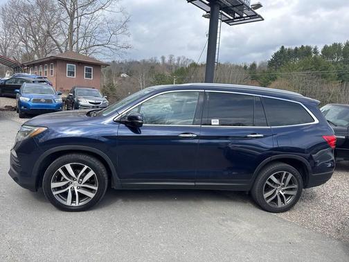 Blue 2016 Honda Pilot Touring