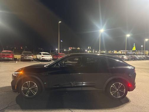 2022 Ford Mustang Mach-E Select