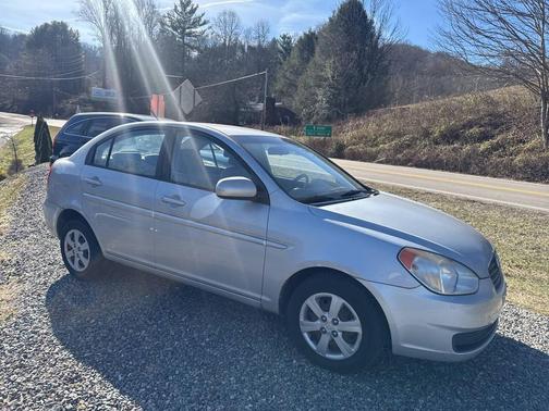 2011 Hyundai Accent SE