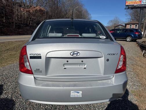 2011 Hyundai Accent SE