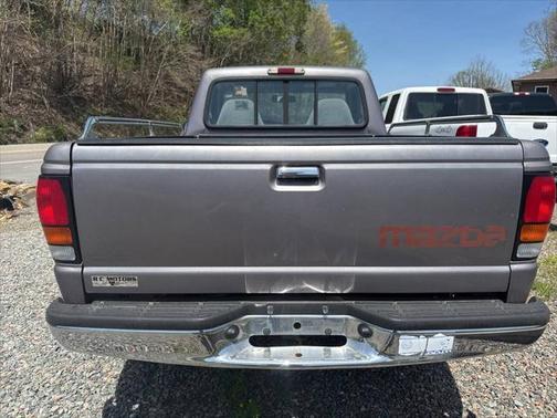 1997 Mazda B2300 B2300 2dr Standard Cab SB