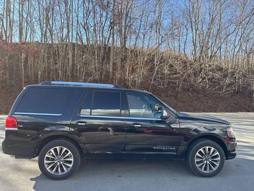 2016 Lincoln Navigator Select