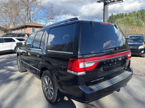 2016 Lincoln Navigator Select