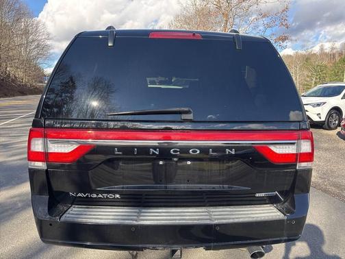 2016 Lincoln Navigator Select