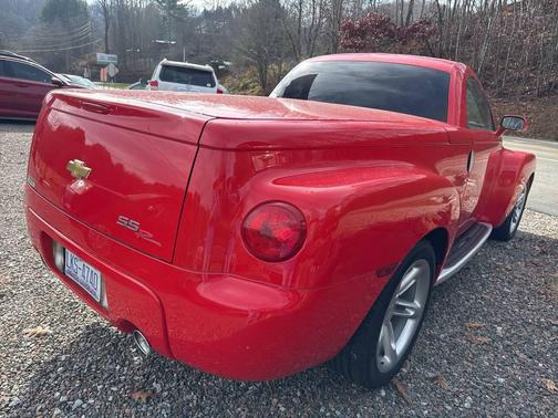 2004 Chevrolet SSR LS 2dr Regular Cab Convertible Rwd SB