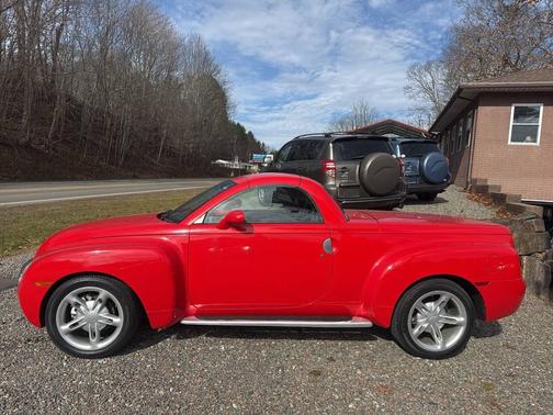 2004 Chevrolet SSR LS 2dr Regular Cab Convertible Rwd SB