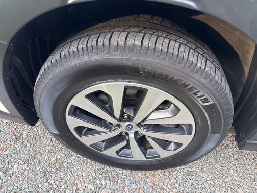 White 2023 Subaru Outback Premium