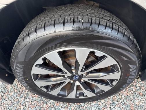 Gold 2016 Subaru Outback 3.6R Limited