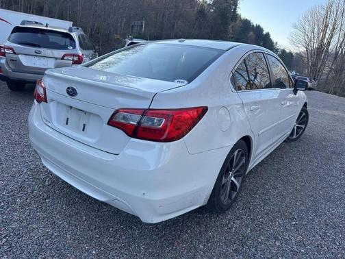 White 2015 Subaru Legacy Limited