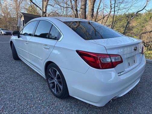 White 2015 Subaru Legacy Limited
