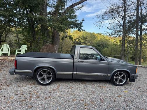1993 GMC Sonoma SLE 2dr Standard Cab SB