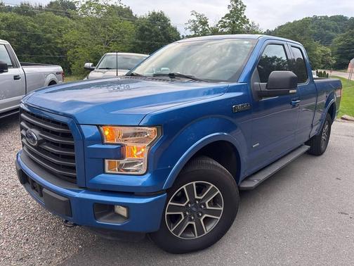 Blue 2015 Ford F-150 XLT